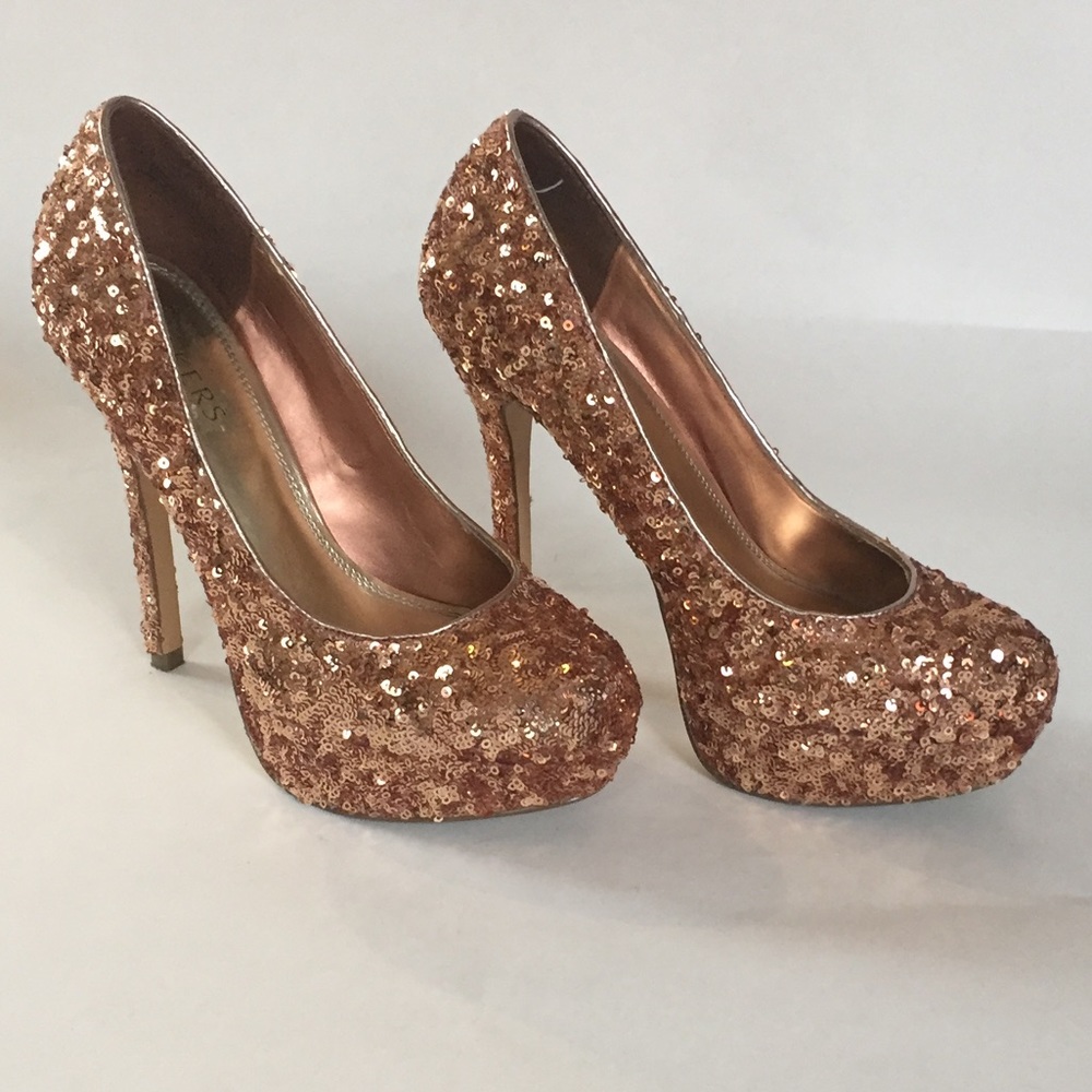 Beautiful bakers rose gold sequin platform heels!